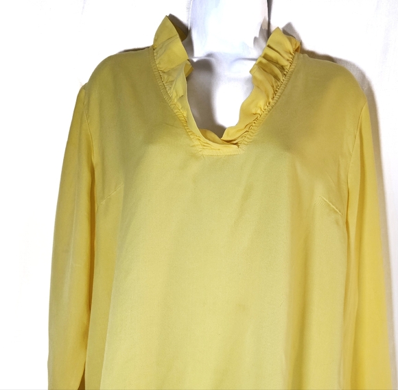 3/$20 Crown & Ivy XL Ruffled Neck Top - Picture 5 of 6